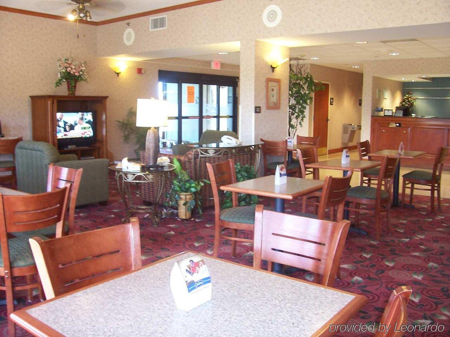 Hampton Inn Brookhaven Restaurant photo